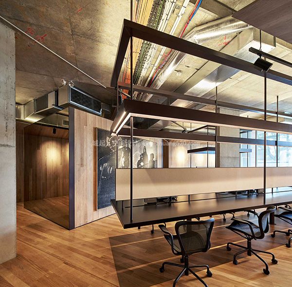 <a href=http://www.zhuang520.com/pictrue/bgs target=_blank class=infotextkey>青岛厂房装修公司办公室装修效果图</a>